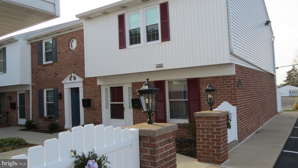 473 W Caracas Ave, Hershey, PA 17033 - photo 1