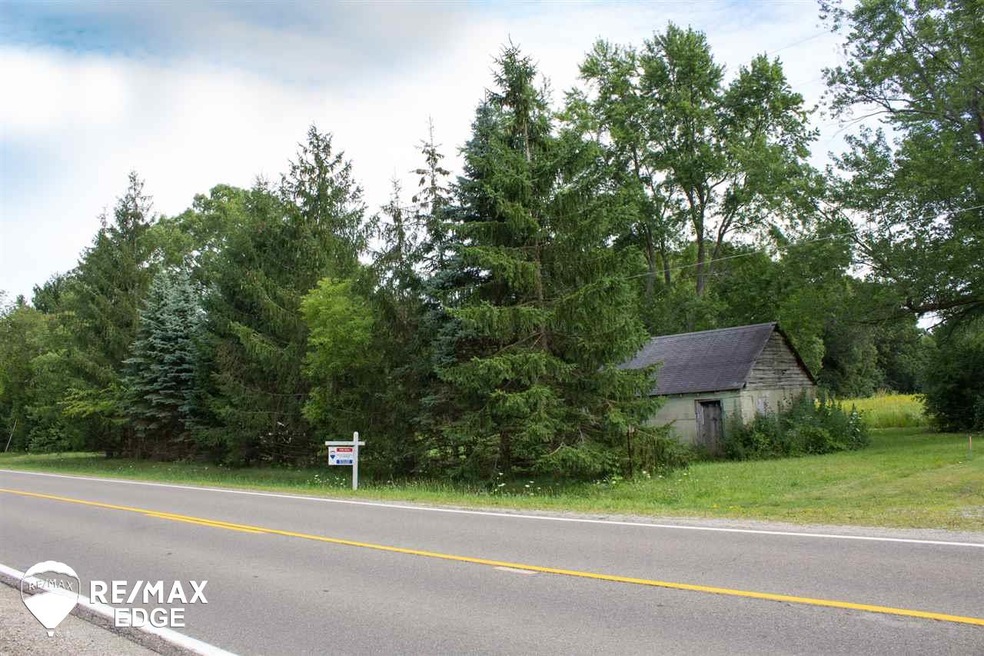 6252 E Coldwater Rd, Flint, MI 48506 - photo 1