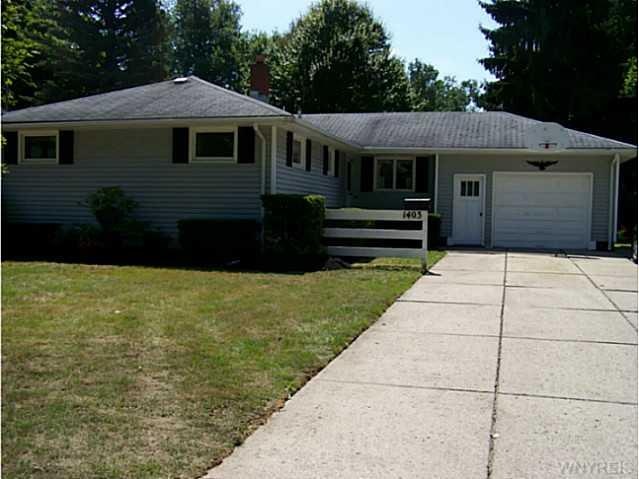1403 Forbes St, North Tonawanda, NY 14120 - photo 1