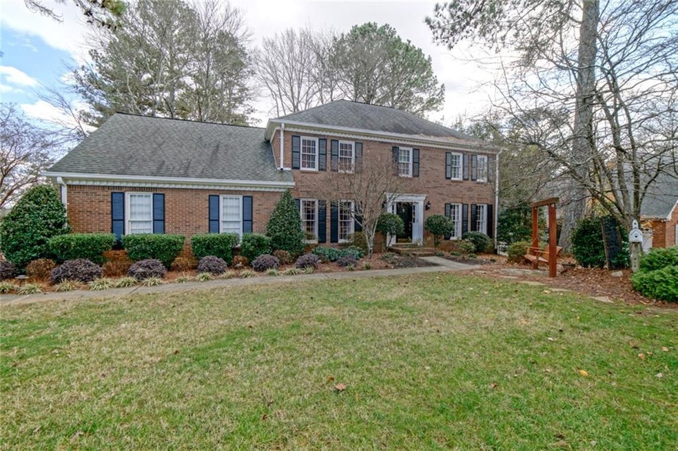 1823 Greenfinch Ct NE, Roswell, GA 30075 - photo 1