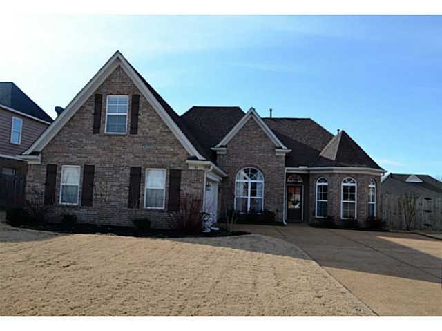 Beautiful Home!  Immaculate Landscape