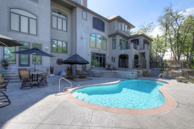 Pool with Spa. 65,000  salt water self cleaning po