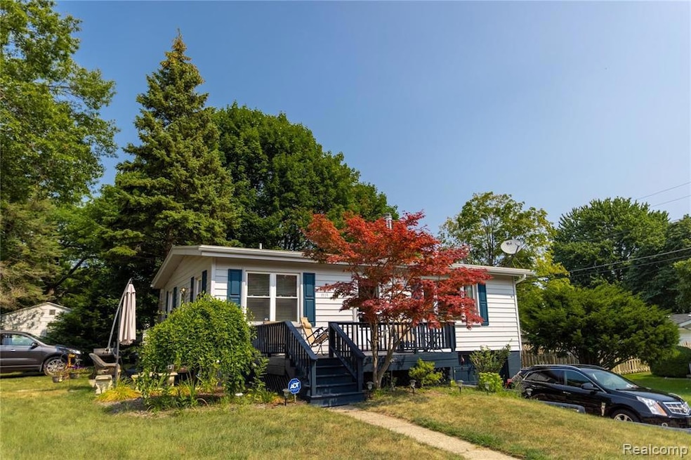 1919 Hancock St, Port Huron, MI 48060 - photo 1