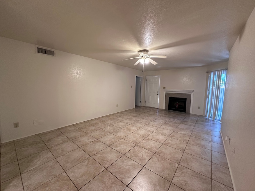 9797 Leawood Blvd unit 901, Houston, TX 77099 - photo 1