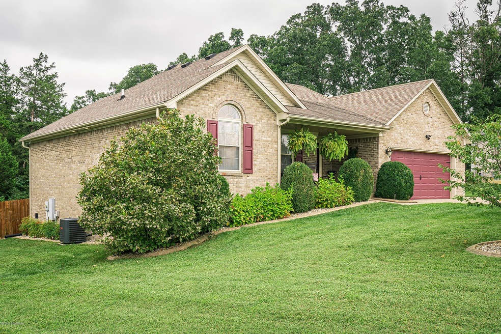 297 Berger Farm Dr, Mount Washington, KY 40047 - photo 1