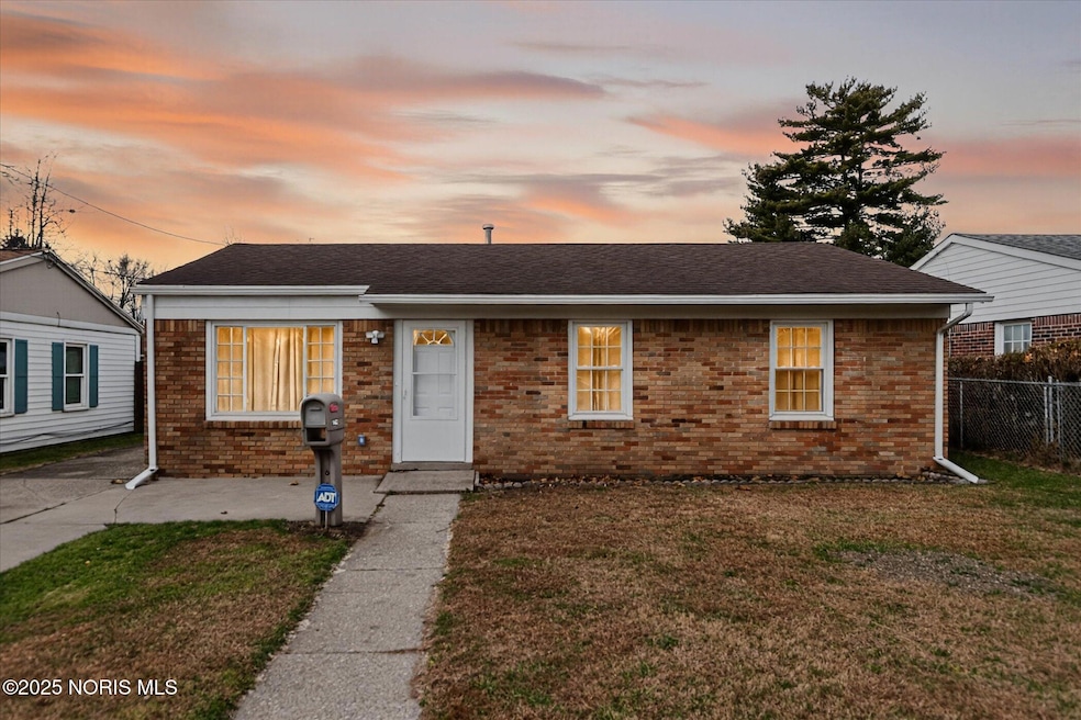 1462 Holmes St, Toledo, OH 43605 - photo 1