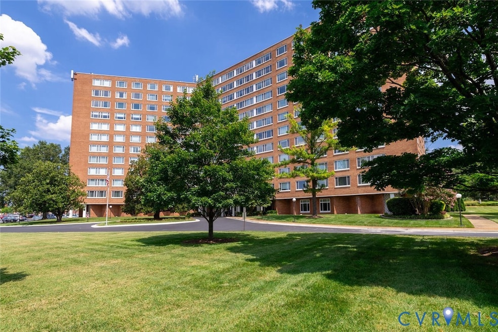View of apartment building / complex