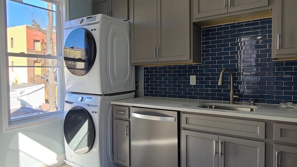 143 Webster Ave unit 2, Jersey City, NJ 07307 - photo 1