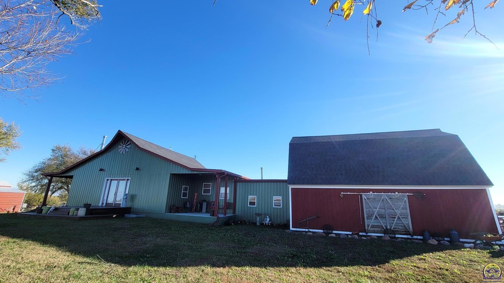 16075 142nd Rd, Hoyt, KS 66440 - photo 1