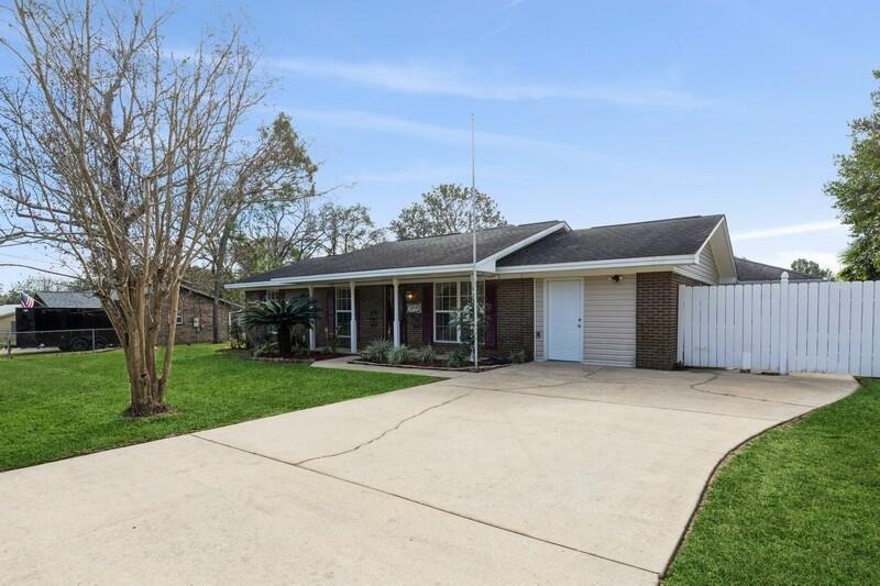 120 Hillwood Dr, Crestview, FL 32539 - photo 1