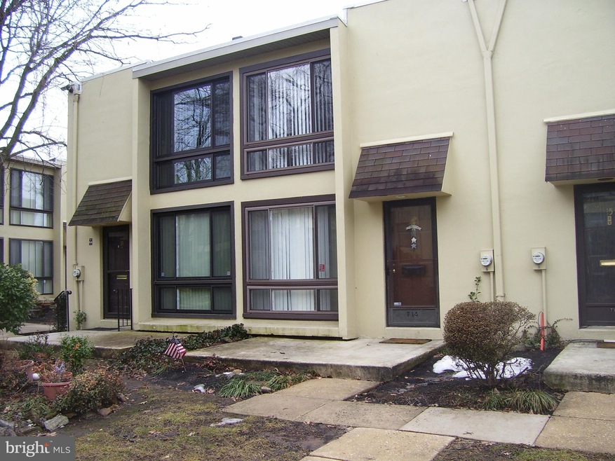 100 E Glenolden Ave unit T14, Glenolden, PA 19036 - photo 1