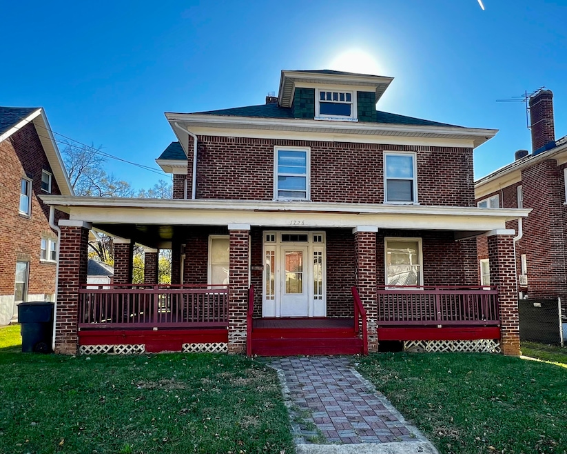 1726 Chapman Ave SW, Roanoke, VA 24016 - photo 1