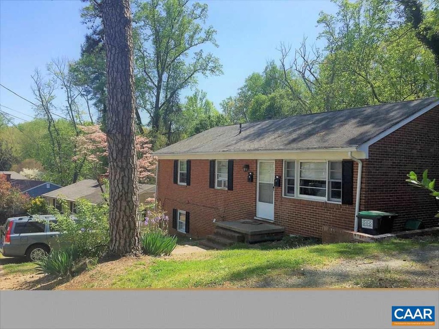 105 N Baker St unit A, Charlottesville, VA 22903 - photo 1