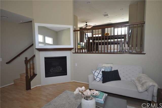 Light and bright livingroom
