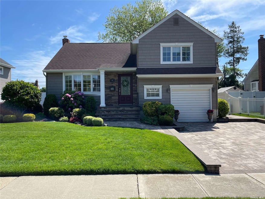 Sold $825,000 • Co-Listing Agent