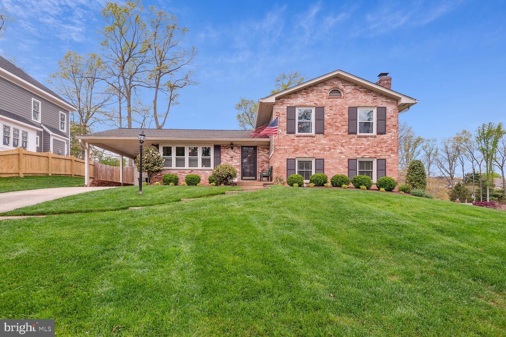 9516 Narragansett Place, Vienna, VA 22180 - photo 1