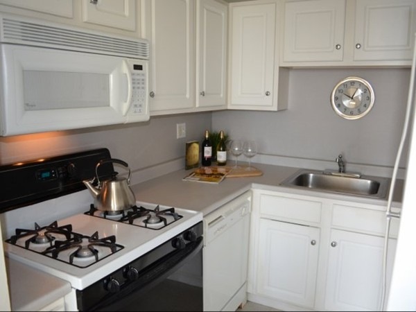 810 Western Ave unit 2, Lynn, MA 01905 - photo 1