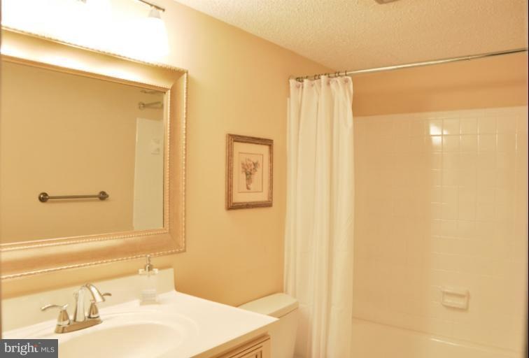 11835 Shire Ct unit 11A, Reston, VA 20191 - photo 1