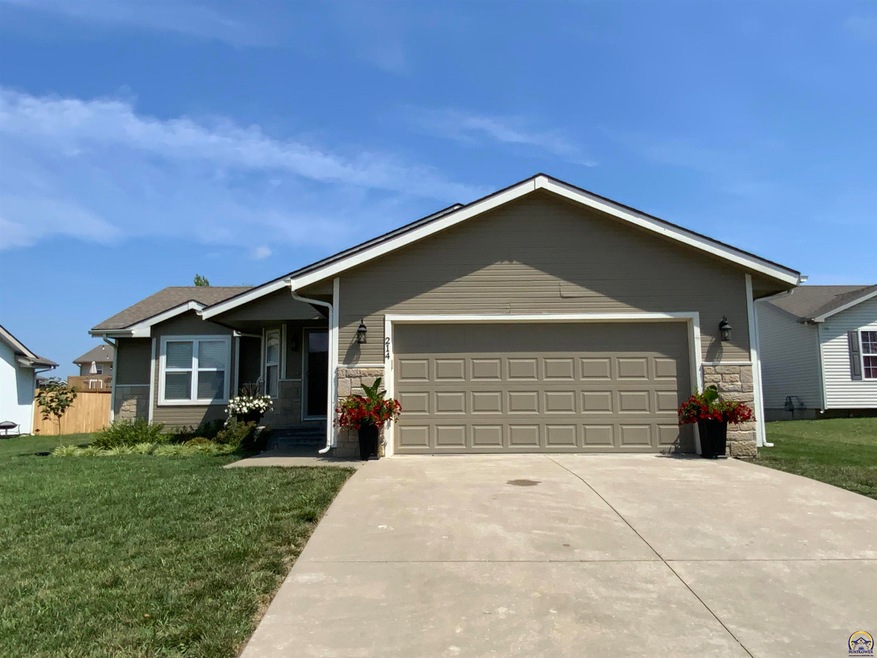 214 SE 44th Terrace, Topeka, KS 66609 - photo 1