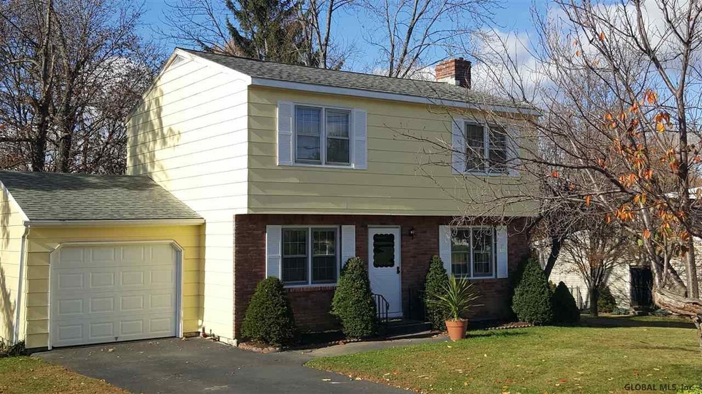 31 Lakeside Dr, Castleton On Hudson, NY 12033 - photo 1