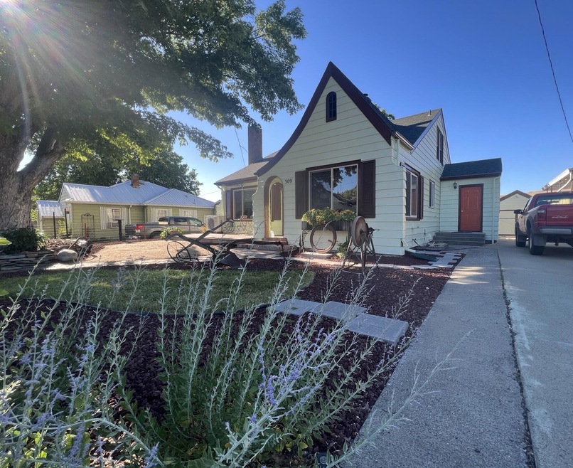 309 E Main St, John Day, OR 97845 - photo 1