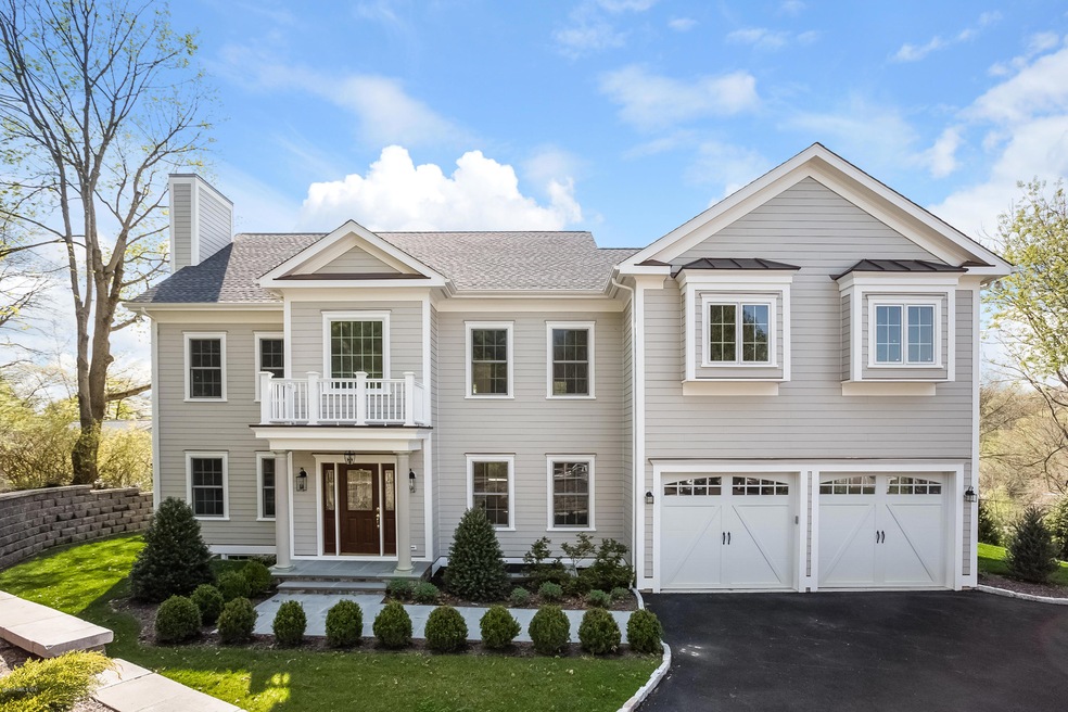 001-Front_View-4079489-large