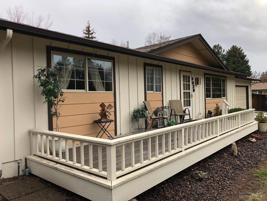 1629 NE Pheasant Ln, Bend, OR 97701 - photo 1