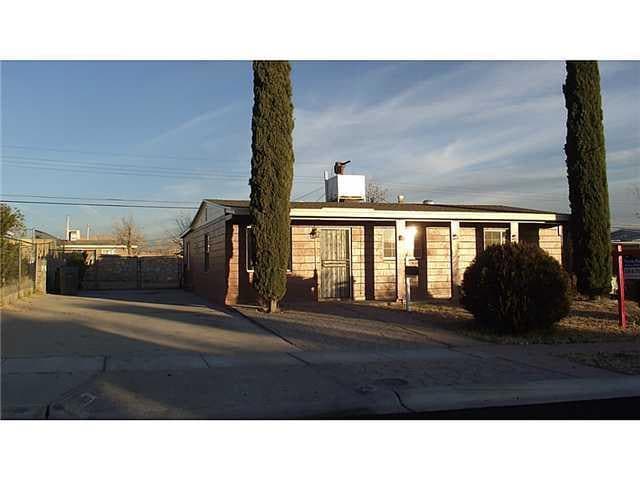 800 Santa Barbara Dr, El Paso, TX 79915 - photo 1
