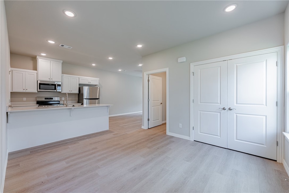 1700 SW Casuarina Dr unit 1, Bentonville, AR 72712 - photo 1