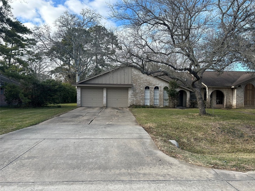 210 Skyview Terrace unit A, Friendswood, TX 77546 - photo 1
