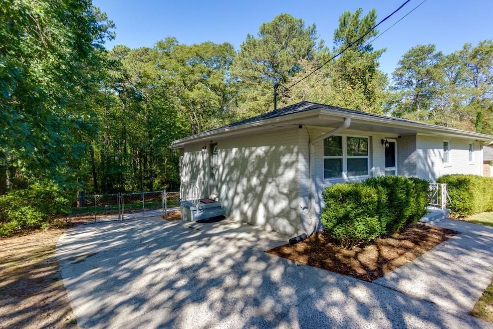 910 Walnut Circle SW - Welcome Home!