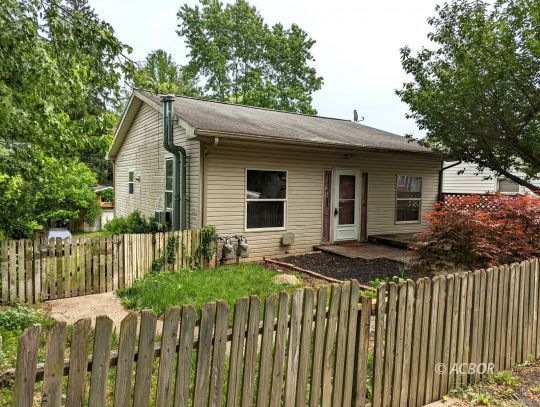 Front of duplex,upper apartment entrance