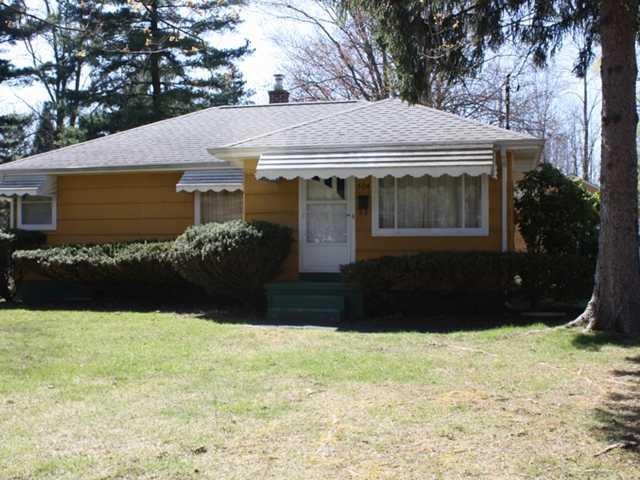 304 Drake Dr, North Tonawanda, NY 14120 - photo 1