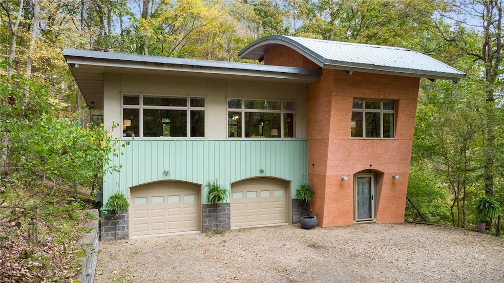 1123 Juanita Dr, Coraopolis, PA 15108 - photo 1