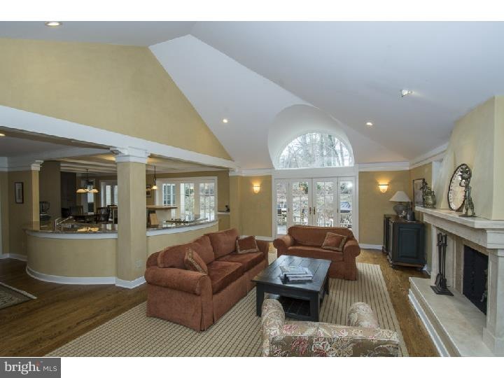 802 Maple Glen Rd, Wayne, PA 19087 - photo 1