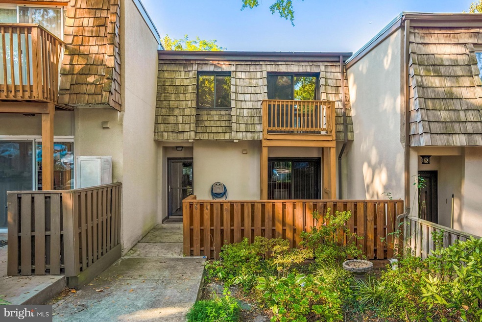 1610 Valencia Way, Reston, VA 20190 - photo 1