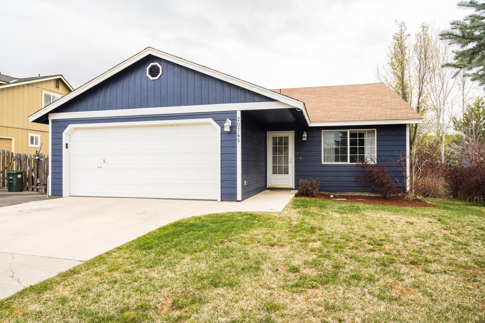 20745 Amber Way, Bend, OR 97701 - photo 1