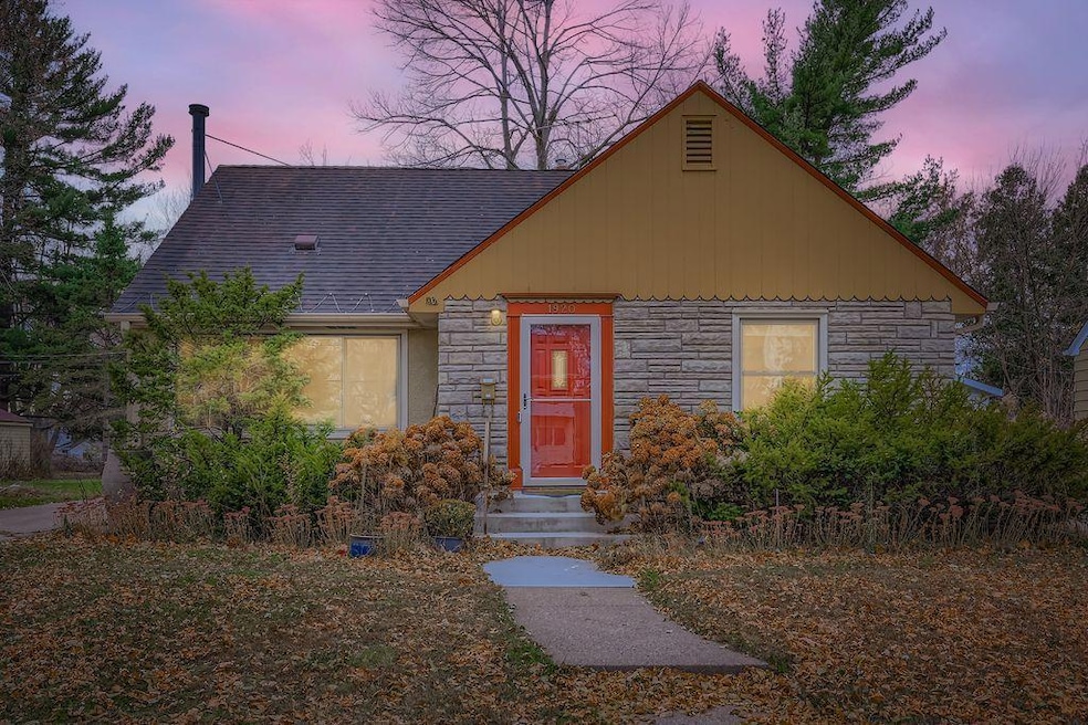 1920 Margaret St, Saint Paul, MN 55119 - photo 1