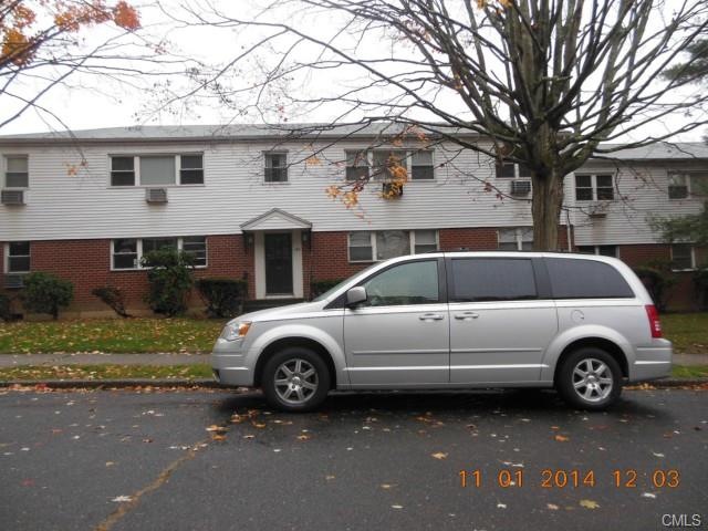 185 Cherry Hill Dr unit 2B, Bridgeport, CT 06606 - photo 1