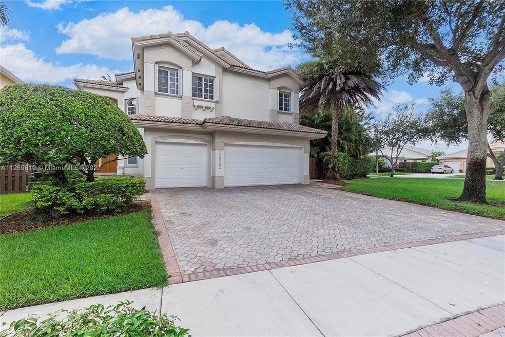 10922 NW 71st St, Doral, FL 33178 - photo 1