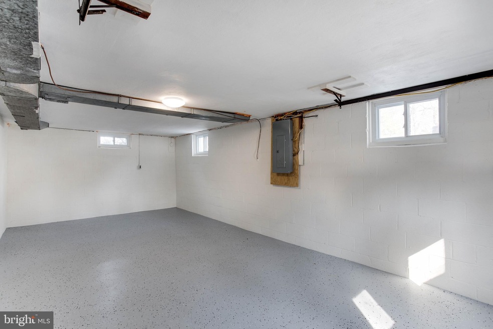 23720 W Patuxent Beach Rd, California, MD 20619 - photo 1