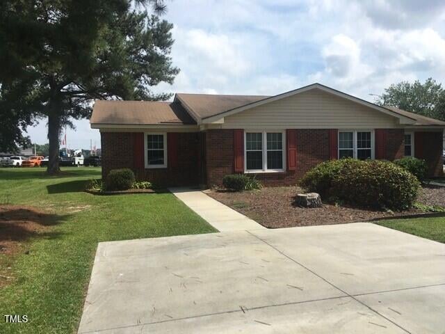 2 N Sussex Dr unit B, Smithfield, NC 27577 - photo 1