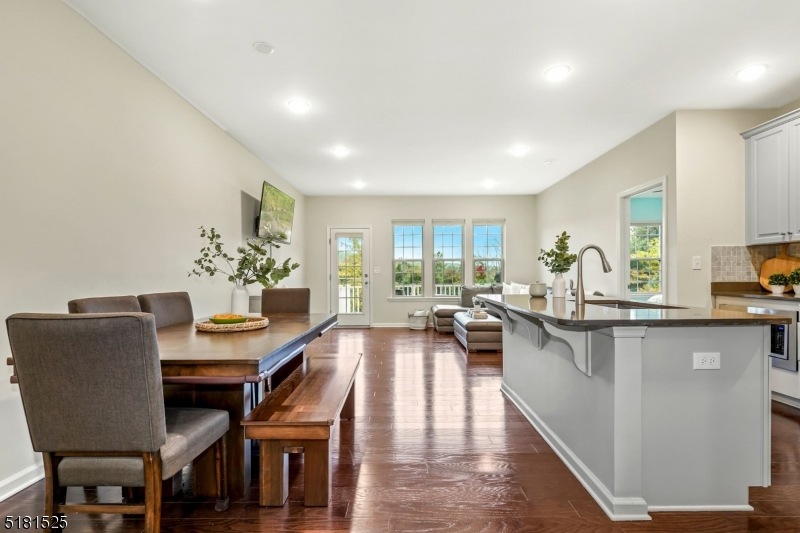 26 Albert Ct, Randolph Twp., NJ 07869 - photo 1