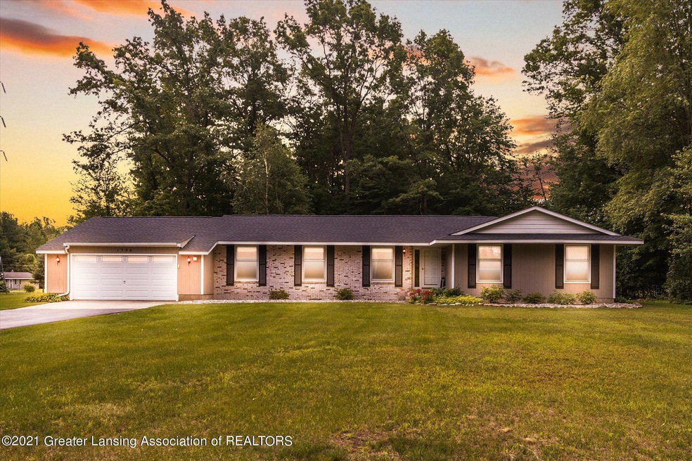 1586 E Bethann Ln, Midland, MI 48640 - photo 1