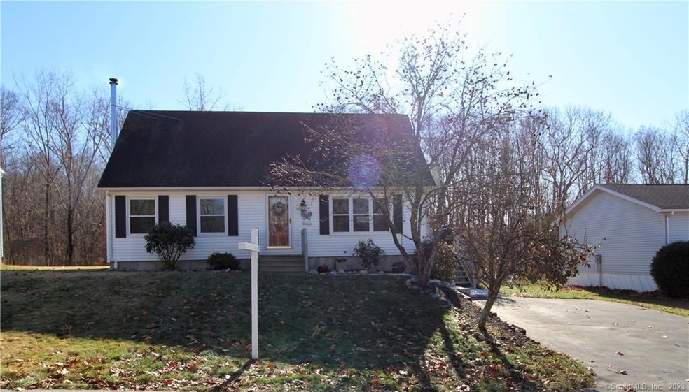 185 Colonial Rd, Plainfield, CT 06374 - photo 1