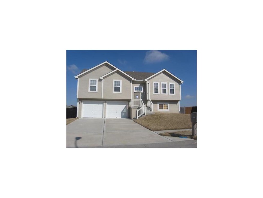 12008 E 214th StPeculiar, MO