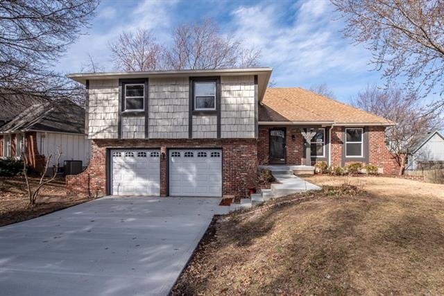 9914 Westgate Ln, Lenexa, KS 66215 - photo 1