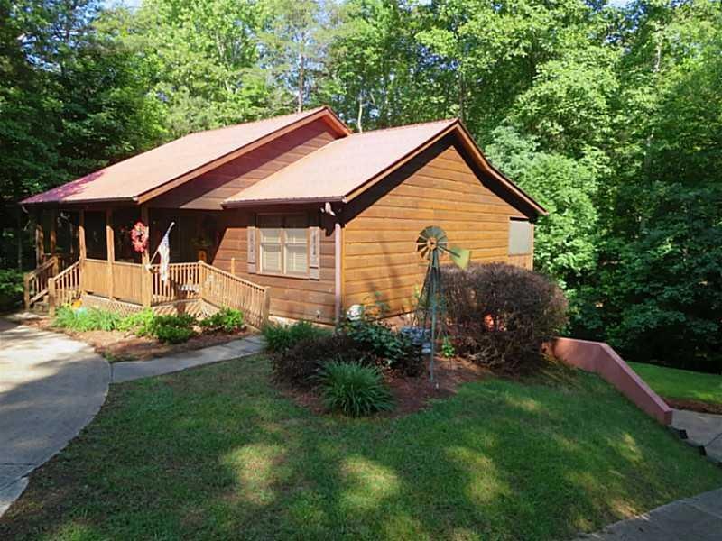 Exterior Front. Cozy Cabin!