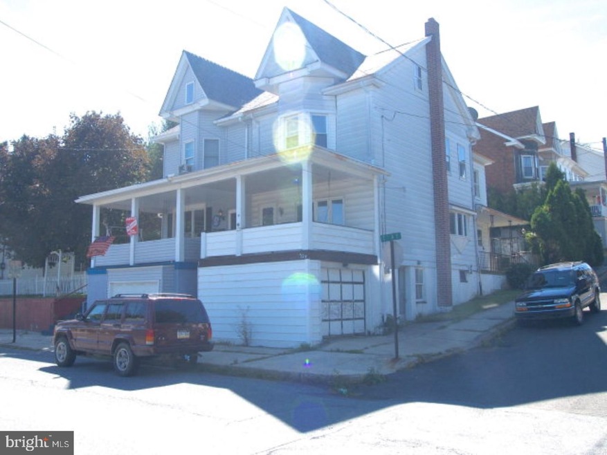 124 Washington St, Tamaqua, PA 18252 - photo 1