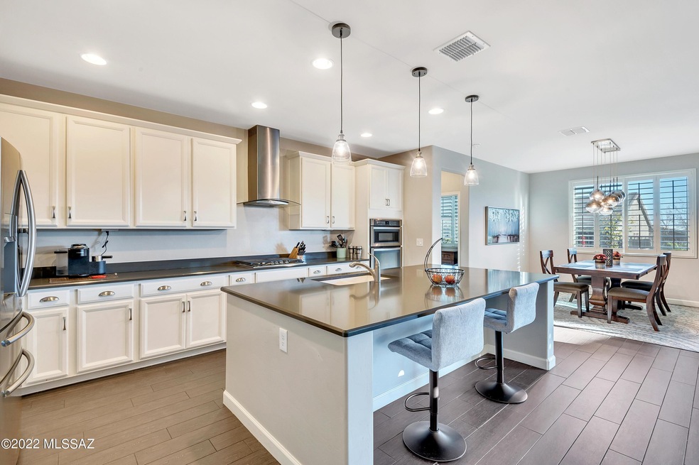 LOVE LOVE THIS KITCHEN